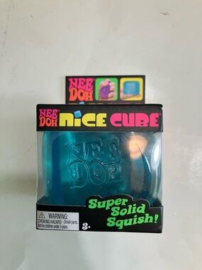 Nice Cube Super Solid Squish - Blue